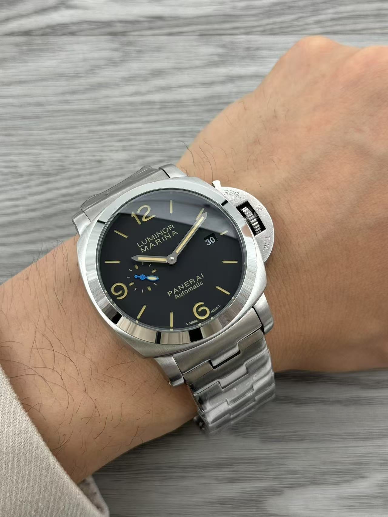 Black - Silver 904L Steel -Automatic - 44mm