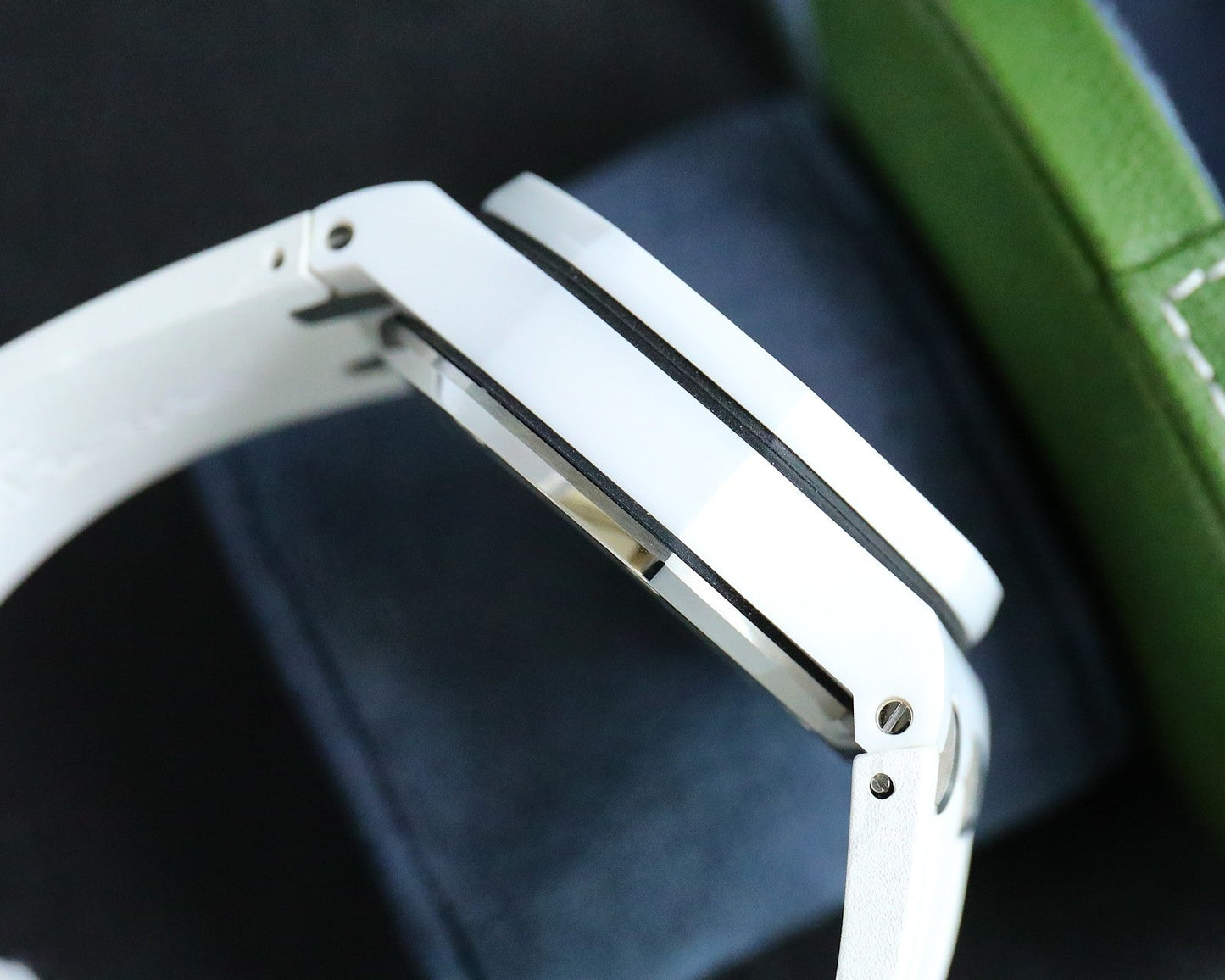 White Ceramic - White Rubber- Automatic - 44mm