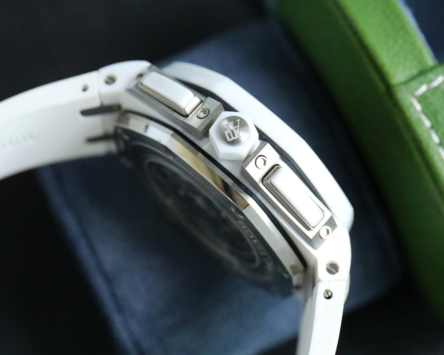 White Ceramic - White Rubber- Automatic - 44mm