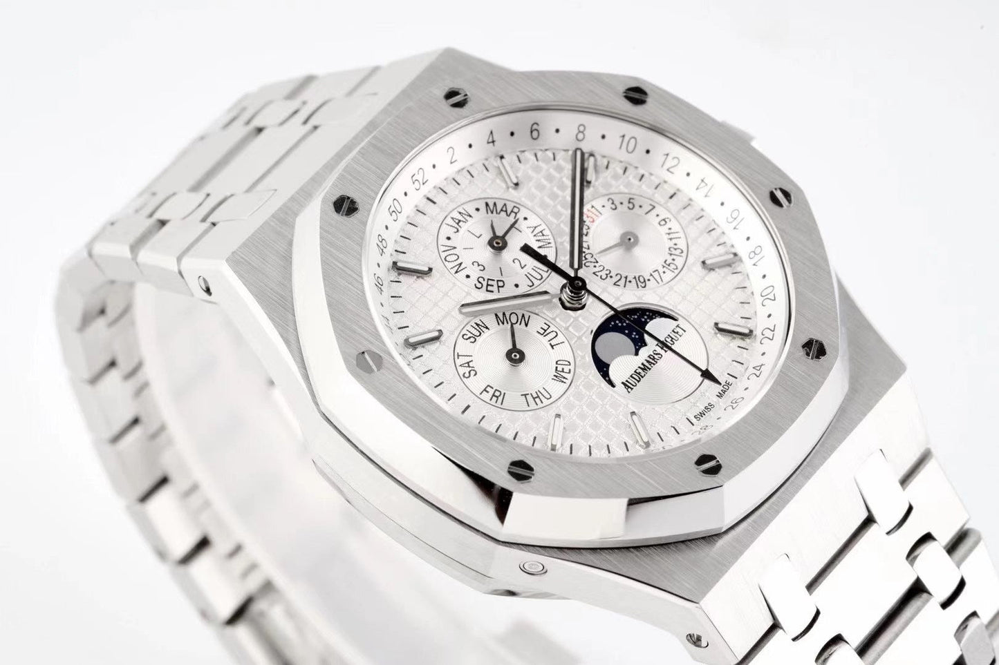 White Silver - Silver 904L Steel - Automatic - 41mm