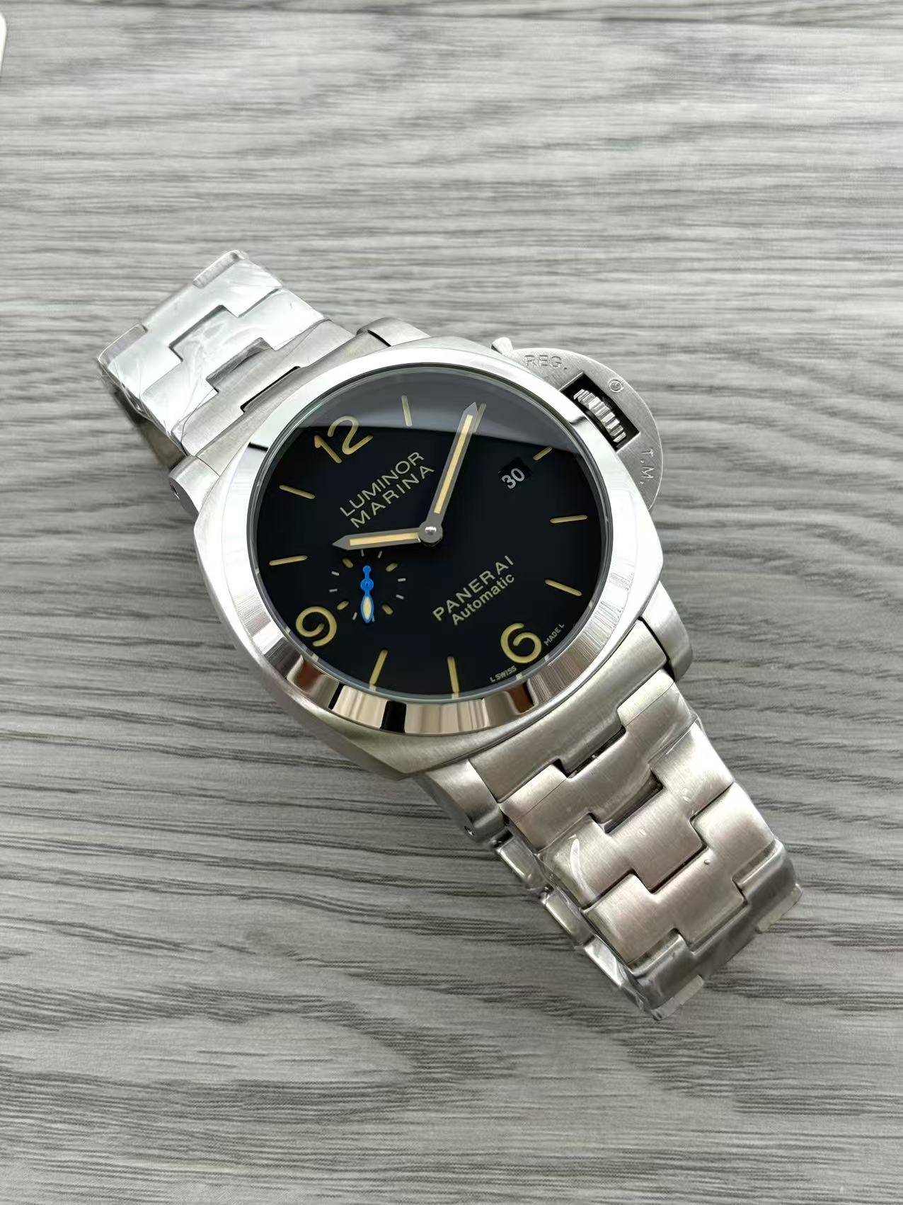 Black - Silver 904L Steel -Automatic - 44mm