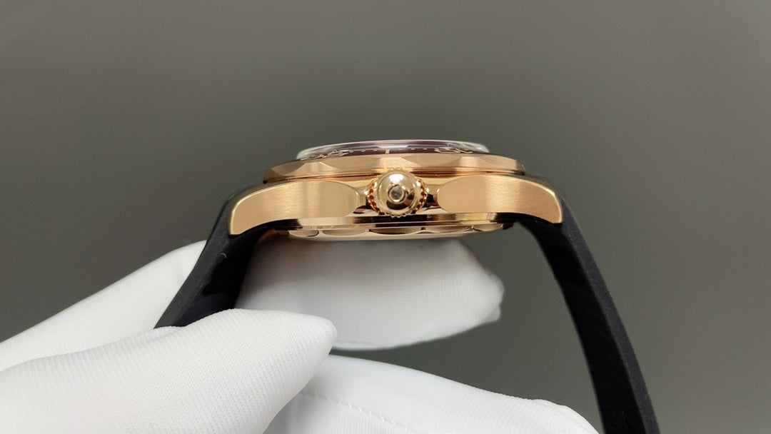 Black Red - Black Rubber - Automatic - 42mm