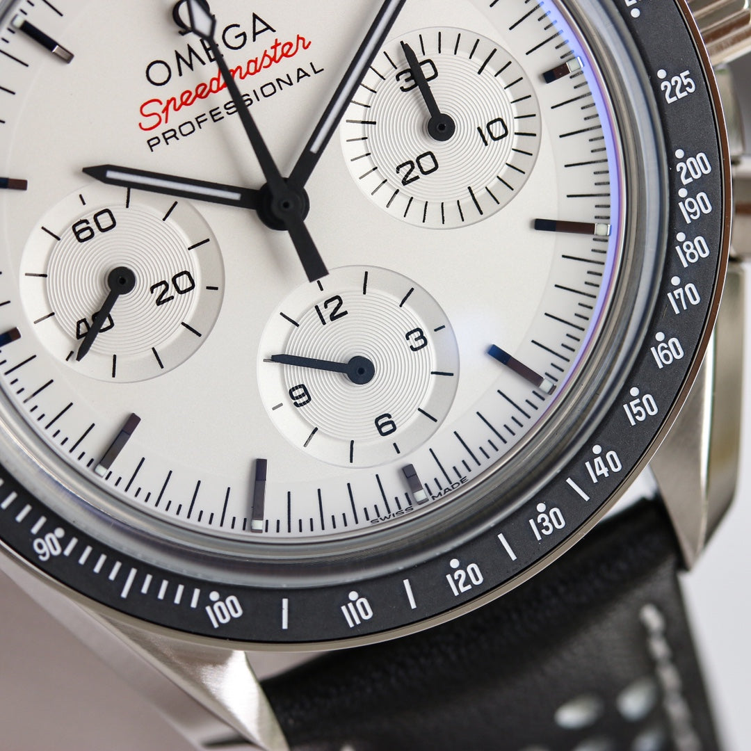 Chronograph -310.30.42.50.04.001 - White - Black Leather- Manual winding - 42mm