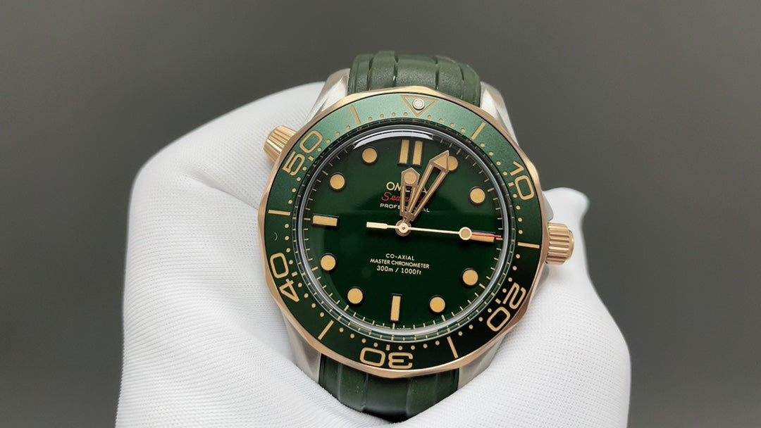 Green 904L Steel - Green Rubber - Automatic - 42mm