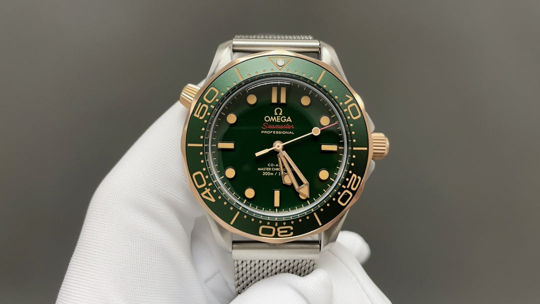 Green - Silver 904L Steel - Automatic - 42mm