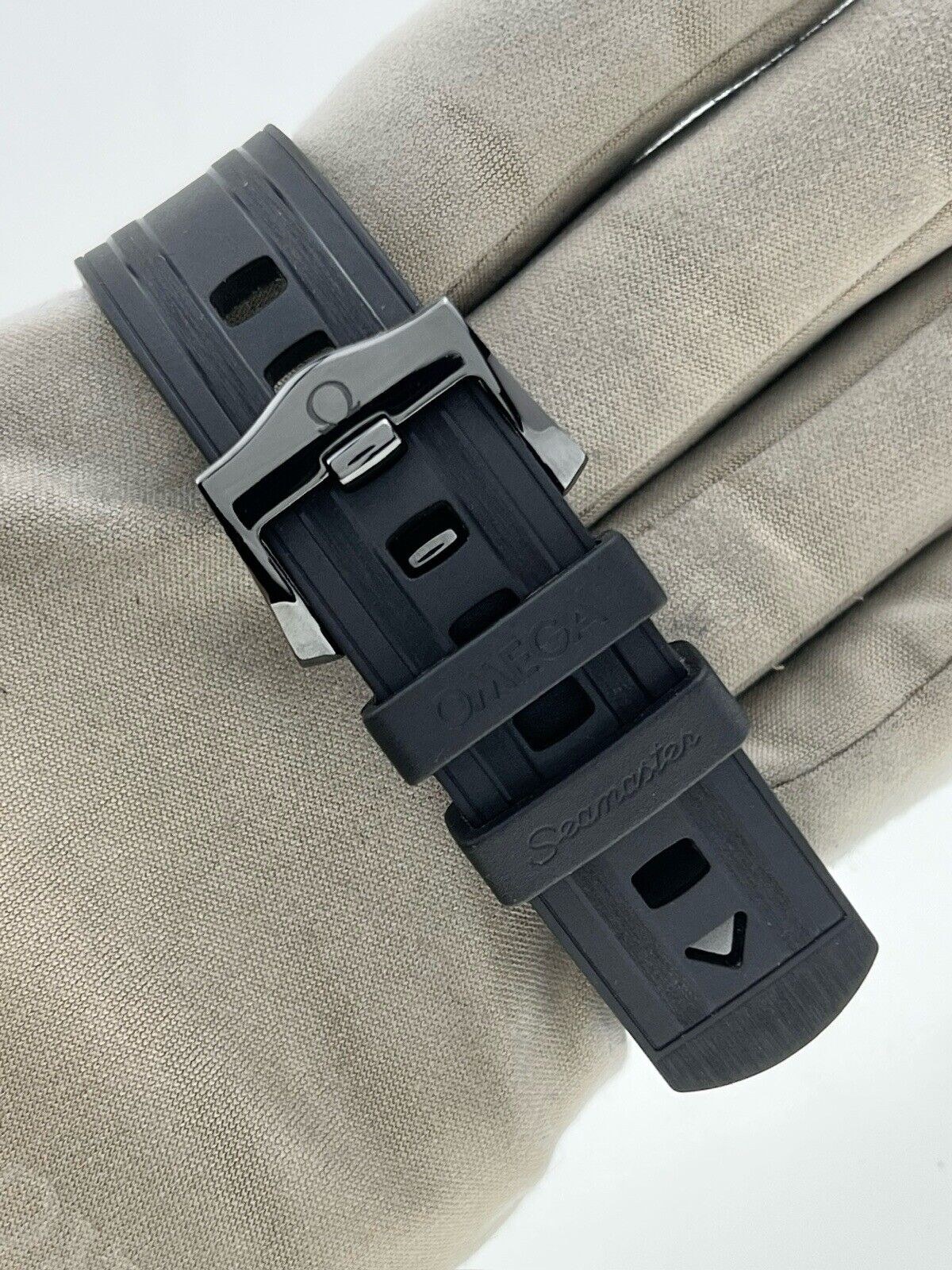 Black 904 L Steel -Black Rubber - Automatic - 42mm