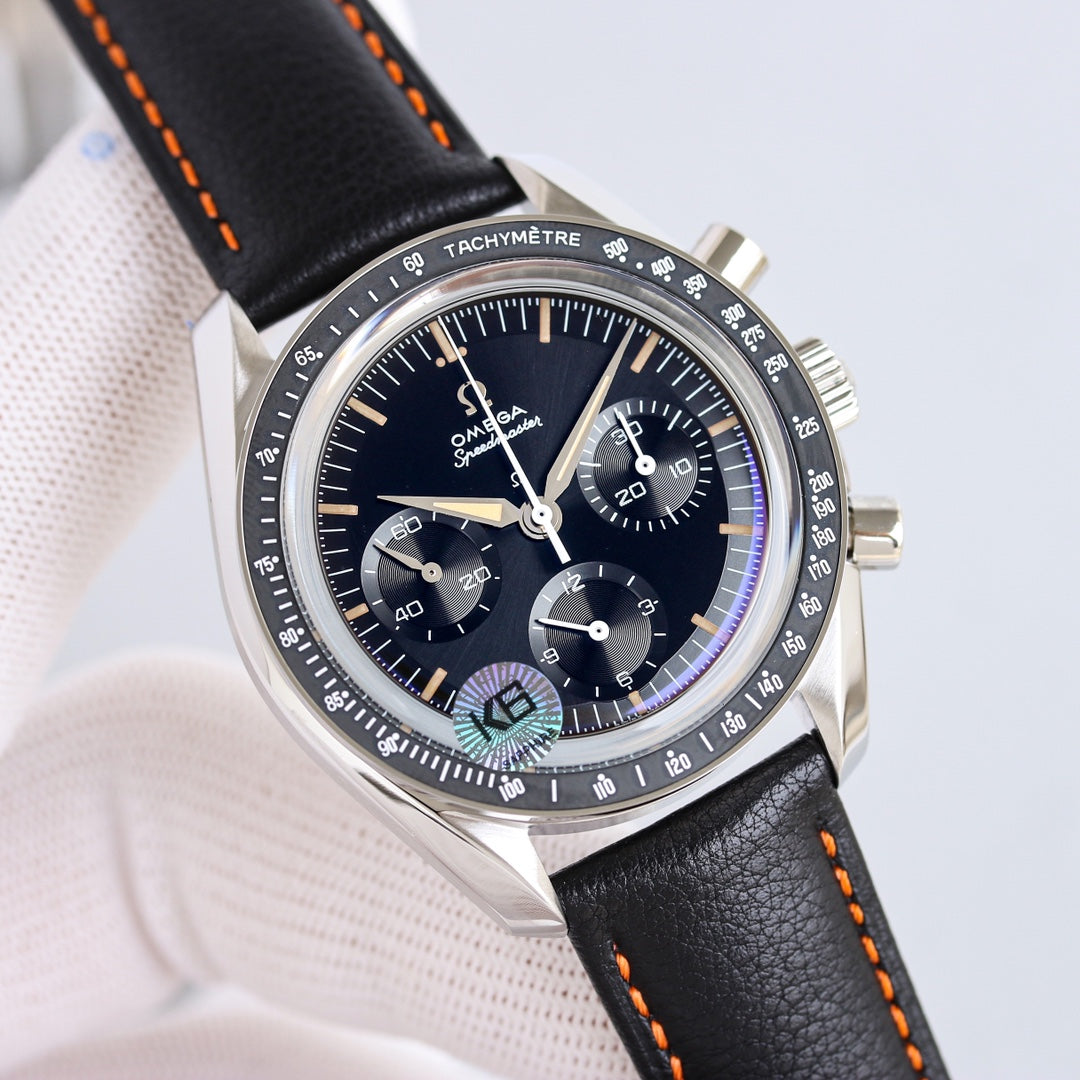 310.30.40.50.06.001 -Grey Ceramic - Black Leather- Chronograph - Manual winding - 42mm